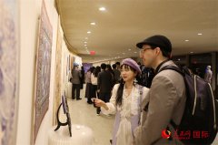 图为不雅众正正在